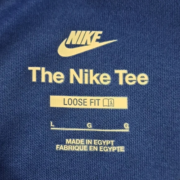 Nike Tee Shirt - Picture 5 of 6